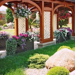 Pots de fleurs forg�s exclusifs dans un pavillon - pots de fleurs de jardin originaux