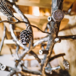 Le détail approché d'un oeuvre ecxeptionnel, garde-corps en fer forgé fait à la main Le détail approché d'un oeuvre ecxeptionnel, garde-corps en fer forgé fait à la main