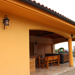 Applique design Historik � �clairage mural de la terrasse d�une maison familial par des luminaires en fer forg�