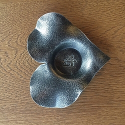 Bougeoir de table en forme de cœur avec le sceau UKOVMI – Un cadeau parfait pour toute occasion Bougeoir de table en forme de cœur avec le sceau UKOVMI – Un cadeau parfait pour toute occasion