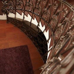 Balustrade en arc de qualit� pour l'escalier d'une maison individuelle