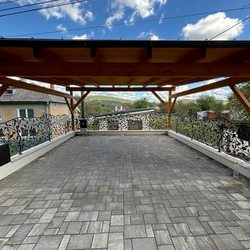 Garde-corps en fer forgé dans le carport – garde-corps extérieur Garde-corps en fer forgé dans le carport – garde-corps extérieur