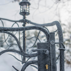 Accessoires forg�s pour la maison de campagne - portail forg�, rambarde, luminaires