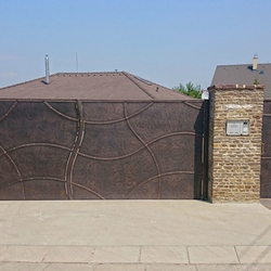 Cl�ture forg�e - portail forg� moderne plein avec t�le