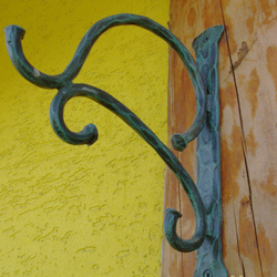 Support forg� pour pots de fleurs suspendus dans le style campagnard - porte-plantes de jardin