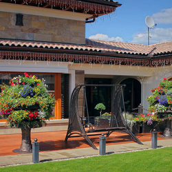 Exceptionnel pot de fleurs forg� - Arbre et balan�oire forg�e - jardin de luxe