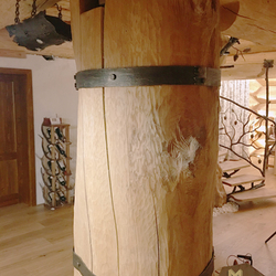 Accessoires forg�s dans une cabane de chasse