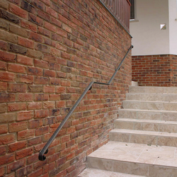 Garde-corps forg� simple sur un escalier ext�rieur