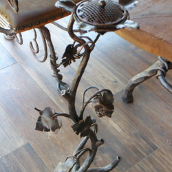 Cendrier exclusif et original forg� en forme de tournesol