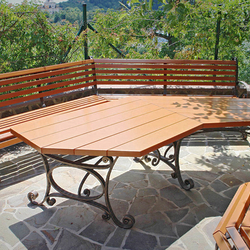 Table de jardin forg�e et bancs combin�s avec du bois - mobilier de jardin luxueux