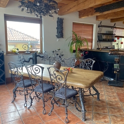 Atelier d'art de la forge UKOVMI � showroom � mobilier design, �clairage, accessoires...