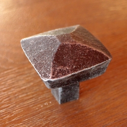 Poign�es de meubles forg�es à la main - quincaillerie de mobilier de qualit�