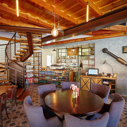 Int�rieur exceptionnel du restaurant Zwicker dans le style industriel