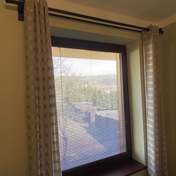 Tringles à double barre forg�es pour suspendre des rideaux et des voilages