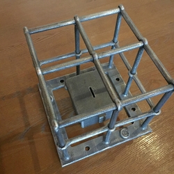 Tirelires en fer forg� fabriqu�es pour les ch�teaux slovaques � contribution volontaire