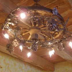 Lustre en fer forg� - cep de  vigne - le raisin