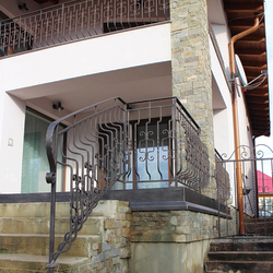Balustrades ext�rieures forg�es - maison familiale
