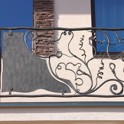 Balustrade ext�rieure sur le balcon - balustrade forg�e