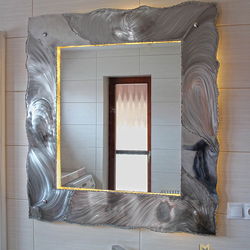 Miroir d'exception �clairant pour la salle de bain