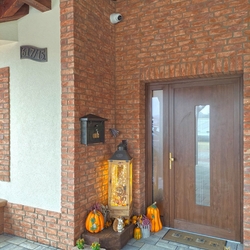 Boîte aux lettres forgée et numéro de maison fabriqués chez UKOVMI Boîte aux lettres forgée et numéro de maison fabriqués chez UKOVMI