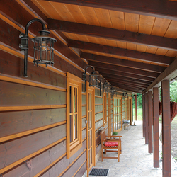 Appliques murales en fer forgé Klasik/T éclairage exceptionnelle d’une auberge touristique en Slovaquie Appliques murales en fer forgé Klasik/T éclairage exceptionnelle d’une auberge touristique en Slovaquie