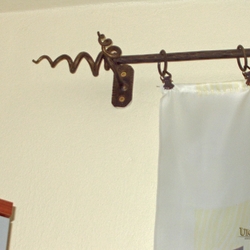 Tringle à rideau forg�e à la main à barre unique - mobilier forg�