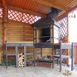 Chemin�e forg�e de jardin dans un pavillon familial