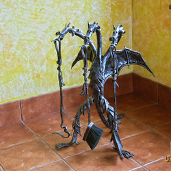 Dragon m�di�val � trois t�tes en fer forg�