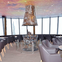 Chemin�e en inox � Rotunda Chopok � L'histoire a l'envers