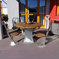 Meubles de terrasse contemporains. Chaises,table,buffet d'ext�rieur en acier inoxydable bross�s. 