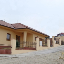 Cl�ture en fer forg�