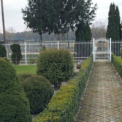 Cl�ture en fer forg� simple