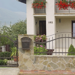 Cl�ture en fer forg� - La beaut� simple