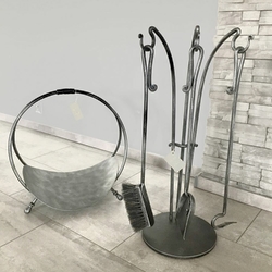 Outils de chemin�e forg�s - design simple - outils modernes pour chemin�e