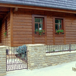 Cl�ture en fer forg� - chalet - ,,La petite maison dans la for�t'
