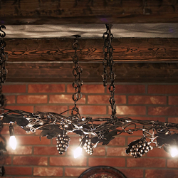 Luminaire en fer forg� � VIGNE