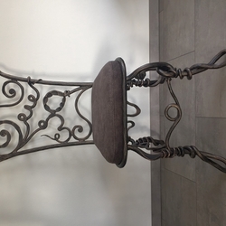 Chaise en fer forg� � Le produit con�u est cr�� à l�atelier de la ferronnerie d�art UKOVMI en Slovaquie