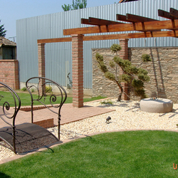 Pont forg� - un pont exceptionnel dans le jardin