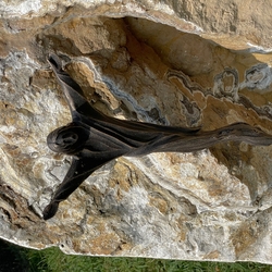 Socha zobrazuj�ca vzkriesenie Je�i�a Krista na n�hrobnom kameni