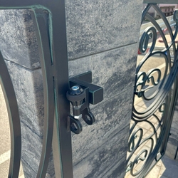 Portail coulissant – détail Portail coulissant – détail