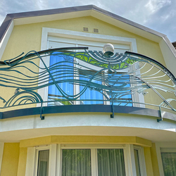 Balustrade de balcon en tant qu'œuvre d'art con�ue par un artiste renomm�