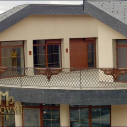 Garde-corps en fer forg� et en cuivre