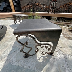 Chaise de jardin forg�e à la main pour un foyer multifonction avec grill